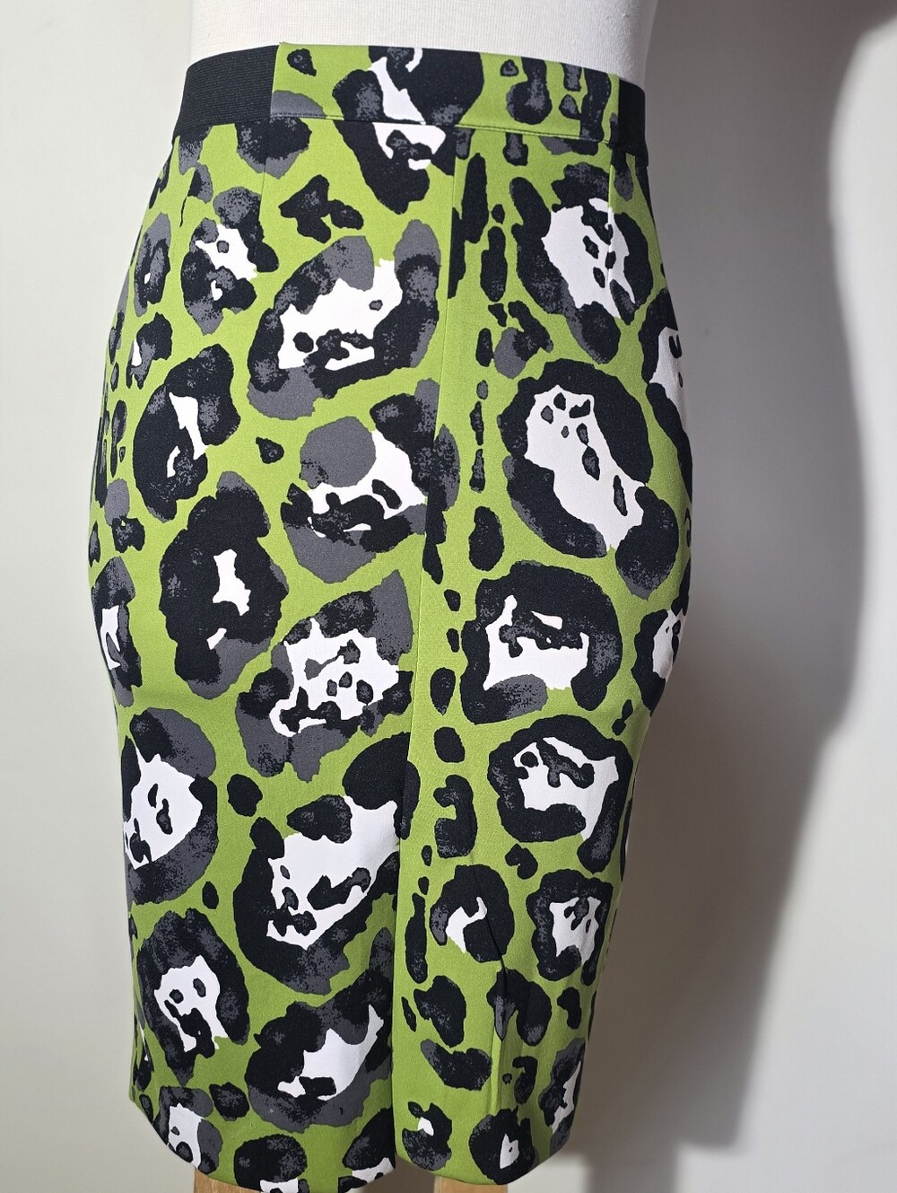 Worthington Lime Green Animal Print Pencil Skirt (Size 10)
